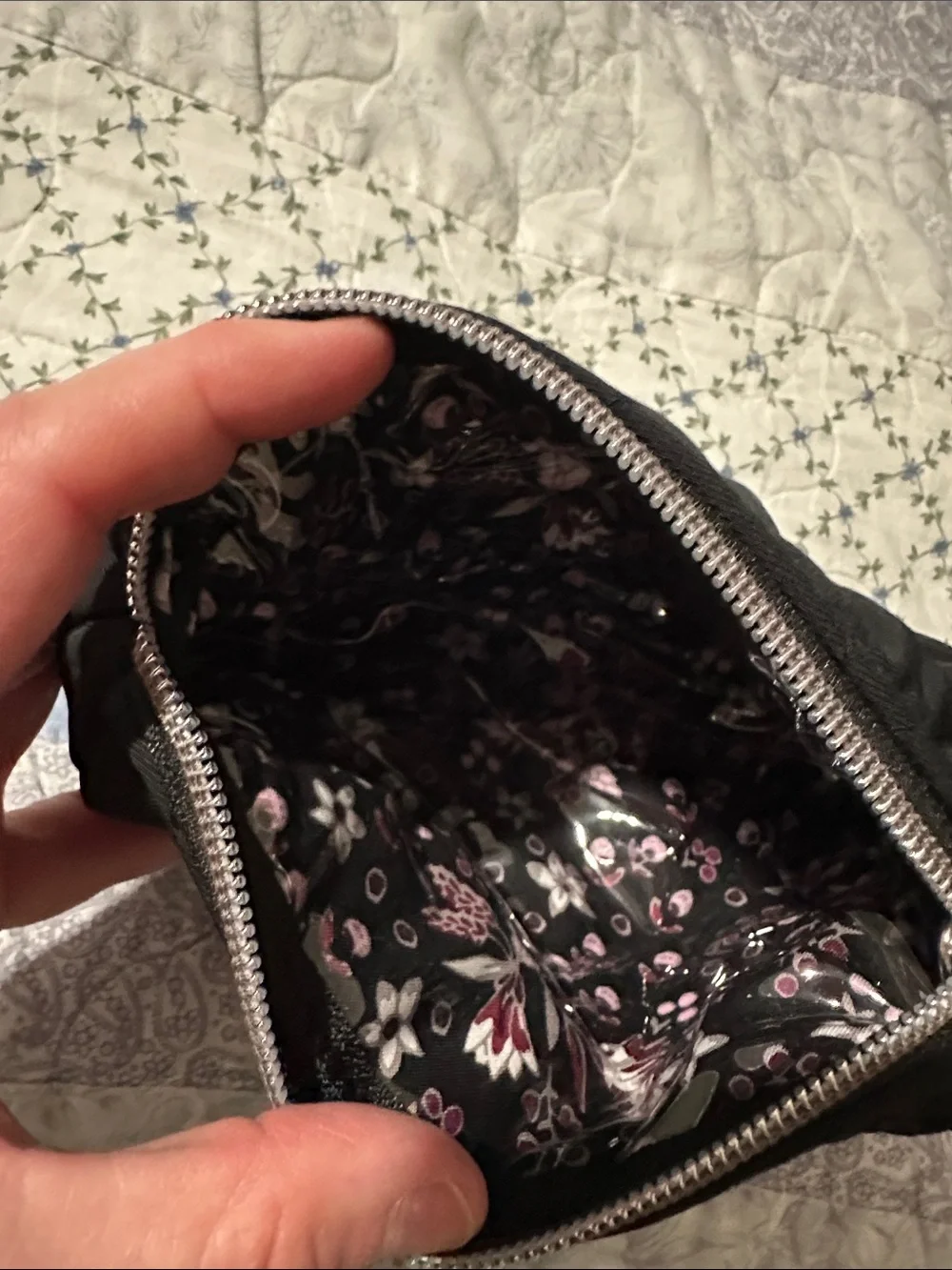 Vera Bradley Quilted Black Cosmetic Pouch Wristlet